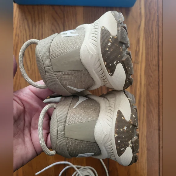 Hoka One One Womens Transport GTX, Size 8 - Picture 5 of 10